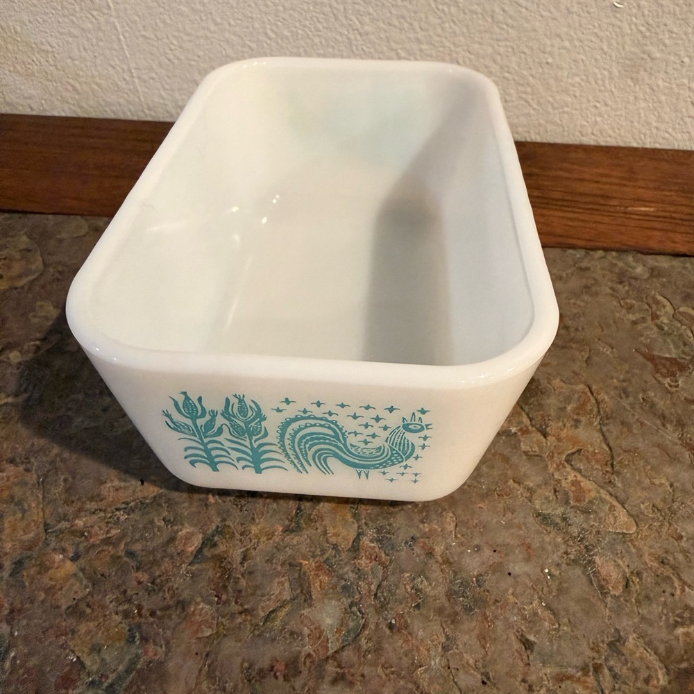 Vintage White Rooster Baking Dish